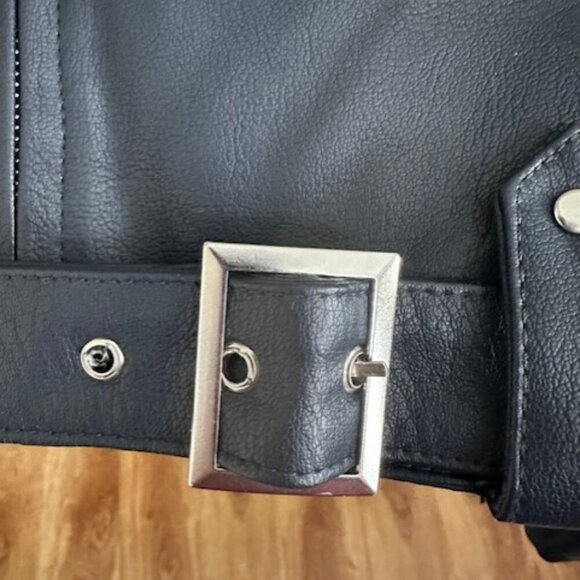 Urban Outfitters Faux Vegan Leather Jacket with Belt Black Zipper Size Large - Picture 3 of 5